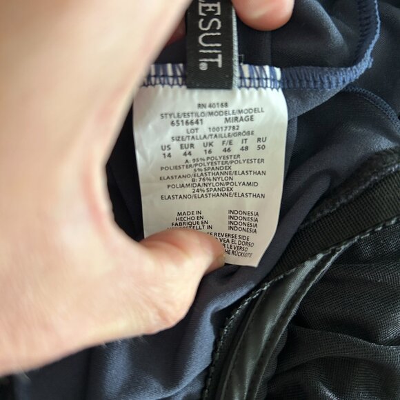 NWT Miraclesuit Tankini Top 14 Blue Mirage Underwire Asymmetric Mesh Swim - Picture 10 of 10